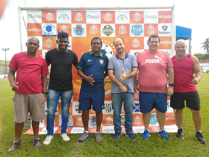 Prefeito Bruno Boaretto, vereador Diogo Latini e organizadores da Cup Soccer Macuco