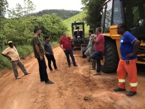 Máquinas e Caminhões recebem vistoria - Trajano