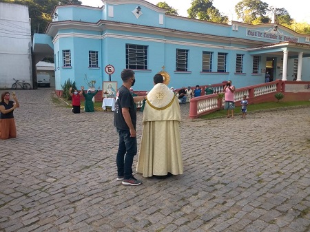 Benção do Santíssimo no Hospital de Cantagalo