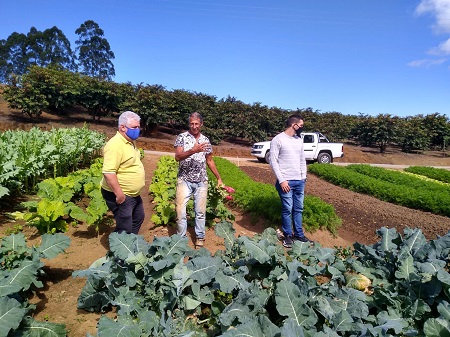 Prefeito de Duas Barras em visita ao Horto