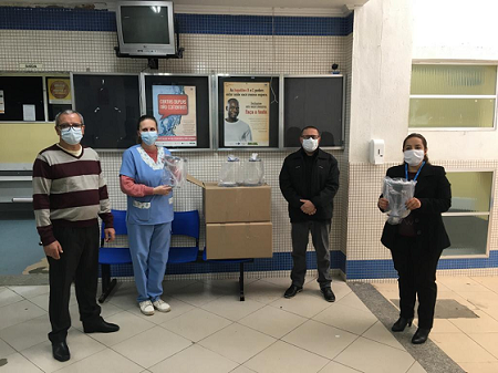 Entrega de protetores faciais no Hospital Raul Sertã. A instituição também foi contemplada com máscaras faciais.