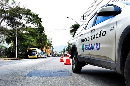 Detran realiza ação contra motos irregulares