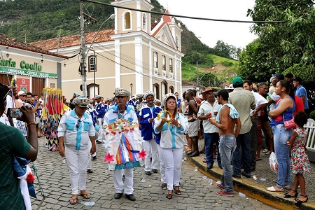 Encontro Folclórico em Duas Barras