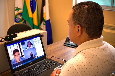 Welbert Pedro e o deputado federal Luiz Lima em audiência virtual com o presidente da FUNASA