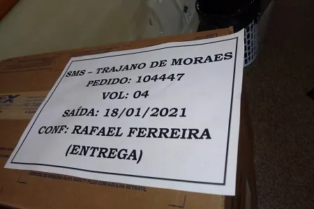 Estado entrega a Trajano de Moraes 3.500 seringas para vacinação contra covid-19