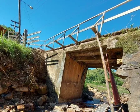 Prefeitura realiza obras de reparo na ponte em Vila Martins, em Trajano de Moraes