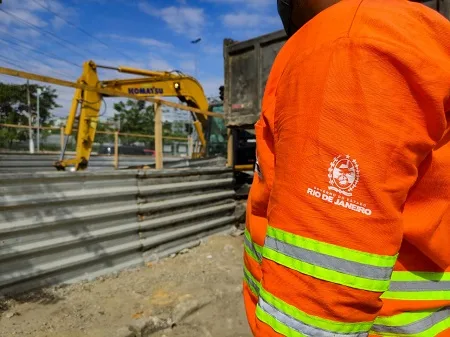 Secretário das Cidades e presidente do DER-RJ percorrem rodovias para vistoriar obras