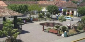A Praça Governador Portela fica no centro de Duas Barras e é um dos locais preferidos das famílias que visitam a cidade