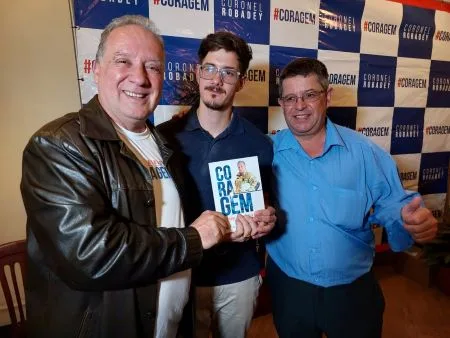 Roberto Robadey lança livro em Cantagalo sobre a tragédia de 2011