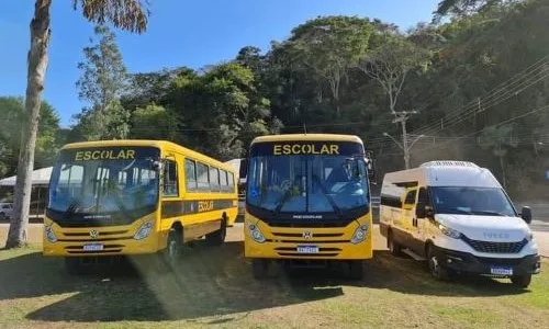 Prefeitura de Cordeiro adquire novos ônibus e van para Educação