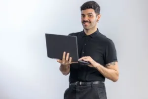 Aleff Henrique Pereira - estagiário do Curso de Desenho Industrial - Programa Estágio 2022 @ Vinicius Magalhães