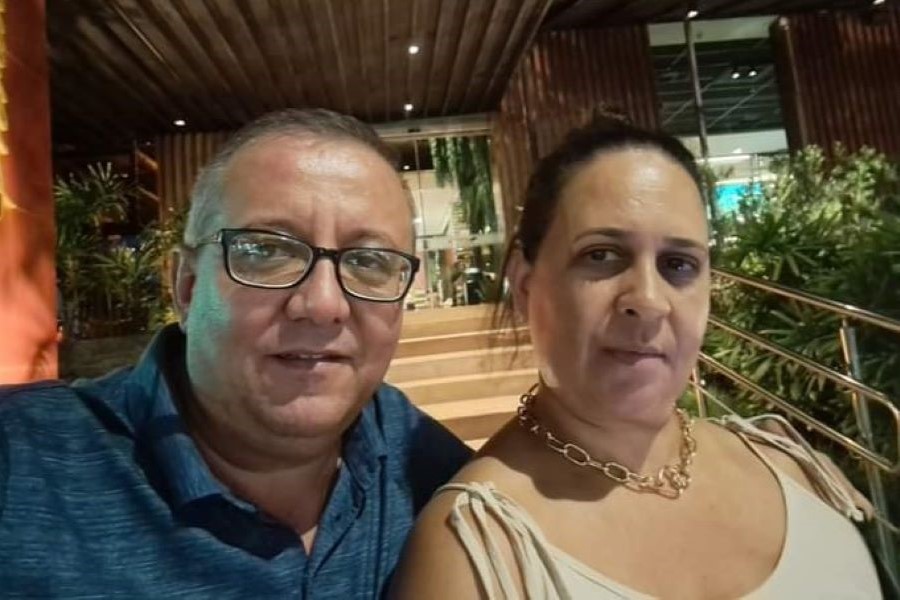 Nosso espaço felicita MICHELLI LENGRUBER, esposa do querido médico Félix Lengruber, pela passagem do seu aniversário. Que receba do Alto tudo o que seja necessário para sua felicidade. Que nunca lhe falte saúde, amor e paz. Grande abraço, parabéns!