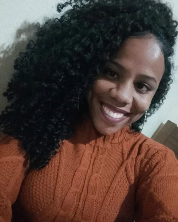 Nosso Tapete Colorido recebe as maiores celebridades da região semanalmente. A hora e a vez é da lindíssima MAYARA MORAES. "Sustentada e protegida por aquele que nunca falha". Perfeito, amiga! Nosso sustentáculo jamais falharia conosco. É o único que estará conosco em todos os momentos. Agradeço sua visita, volte sempre! Beijos!