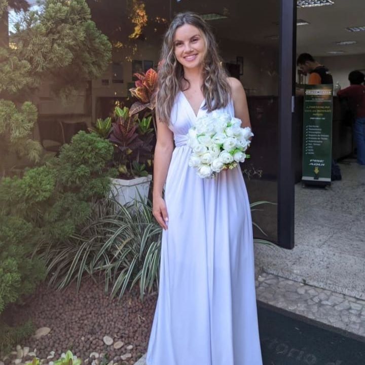 MIRIANE ECARD, uma noiva linda e deslumbrante, que também não podemos deixar passar sem registrar, né? Super charmosa e estilosa, também deixando nosso Tapete Colorido fofinho e lindo de viver, como ela. Parabéns aos nubentes, pela boda, desejando votos de felicidades e que a união dure para sempre. Grande abraço!