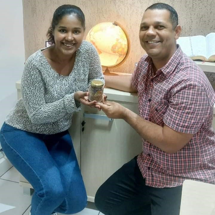 A professora de Geografia THAYRINI FONSECA vai substituir o professor DOUGLAS ROSA de SOUZA na Geografia, no Colégio João de Abreu, em Boa Sorte. Thayrini é excelente profissional, como o professor Douglas. Substituta a altura. Novo começo, que será sucesso!