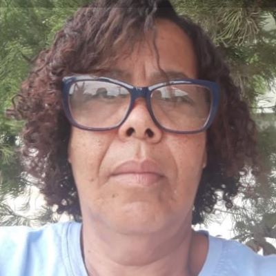 Ela é uma amigona, um ser humano incrível e especial, que amooooooo! E ela fez aniversário. LENI VANELLI, parabéns, muita luz, saúde e amor para você, minha amiguinha de décadas. Desejo tudo o que há de melhor para você. Grande abraço e felicidades!