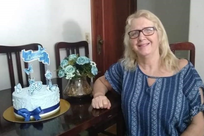 Minha amiga também especial de muitos, muitos anos, né Lu? Estudamos juntas e foram anos maravilhosos, inesquecíveis! LUCIANE PAULA GUIDA, que nosso Pai do Céu abençoe a sua vida, restaure a sua saúde, te cubra com seu Manto Santo, protegendo e cuidando. Parabéns e muitos beijinhos, LU!