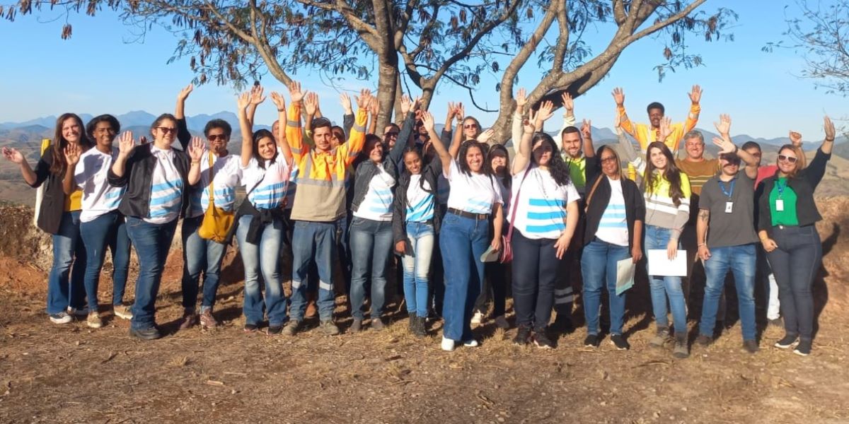 Alunos formandos do curso de Logística Sustentável visitam a unidade da CSN em Cantagalo