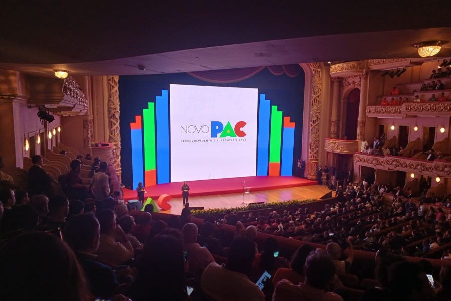 Prefeito de Carmo participa do lançamento do Programa do Governo Federal, Novo PAC
