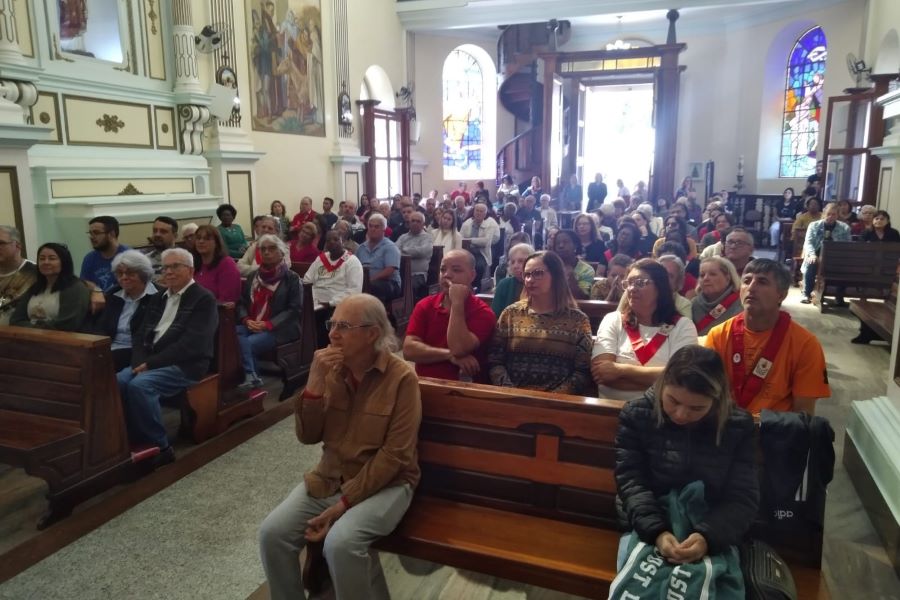 Grupo de turistas de Nova Friburgo participa do projeto “Passos da Fé”, em Cantagalo