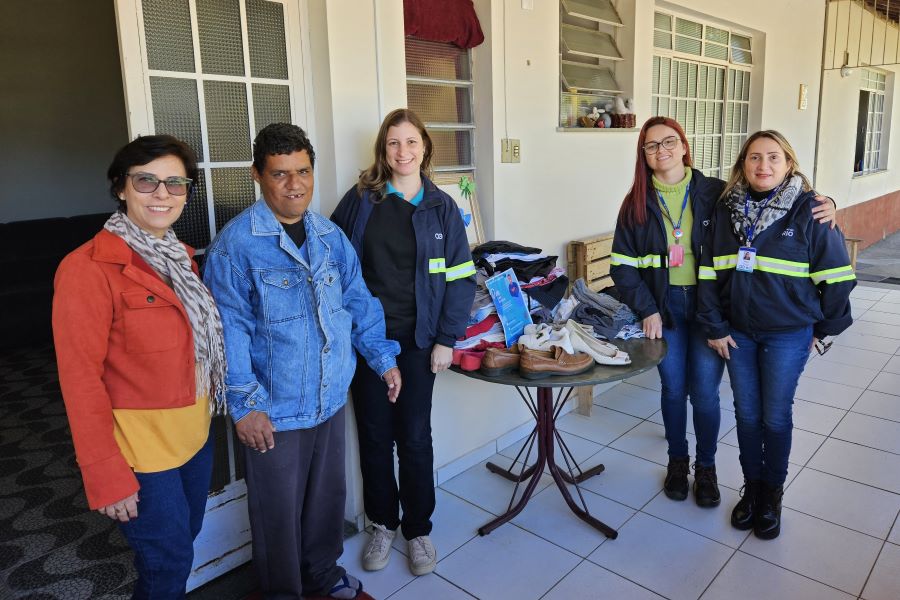 Voluntariado da Águas do Rio doa agasalhos para instituições em Cordeiro e Itaocara