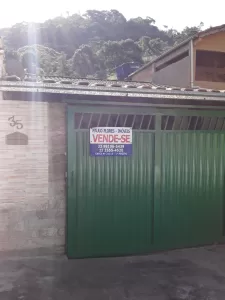 Vende-se casa no bairro Santo Antônio
