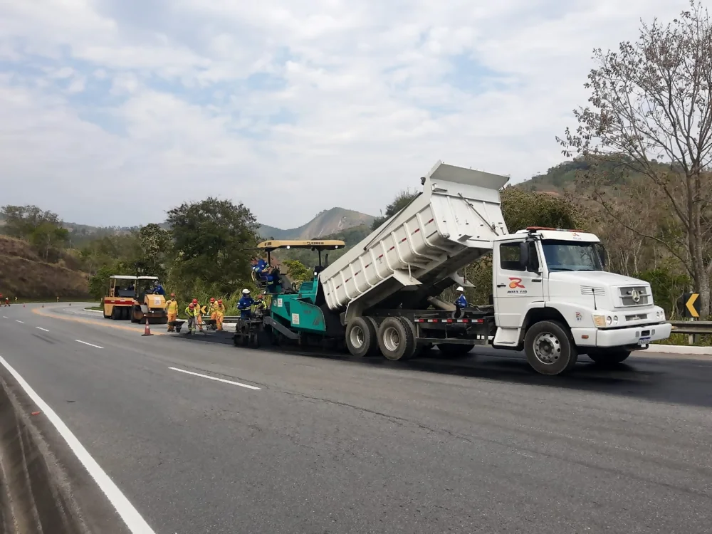 Rodovia RJ-116 recebe obras de recuperação do asfalto