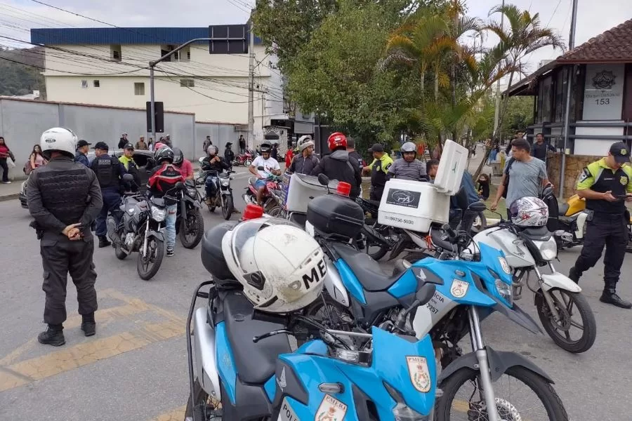 Operação em Nova Friburgo aborda mais de 200 motocicletas