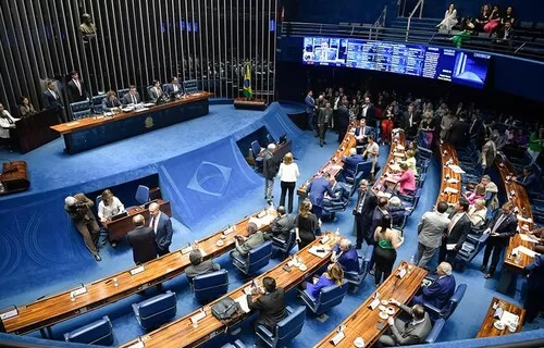 Parlamentares votam mais recursos para as cidades. Foto Jonas Pereira - Agência Senado