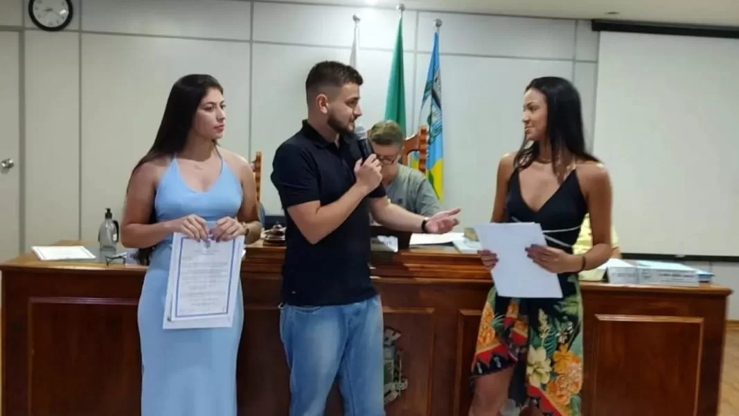 Jovens estudantes recebem homenagem da Câmara de Cantagalo