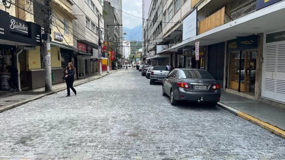 Obras de drenagem e pavimentação, no Centro de Nova Friburgo, estão concluídas