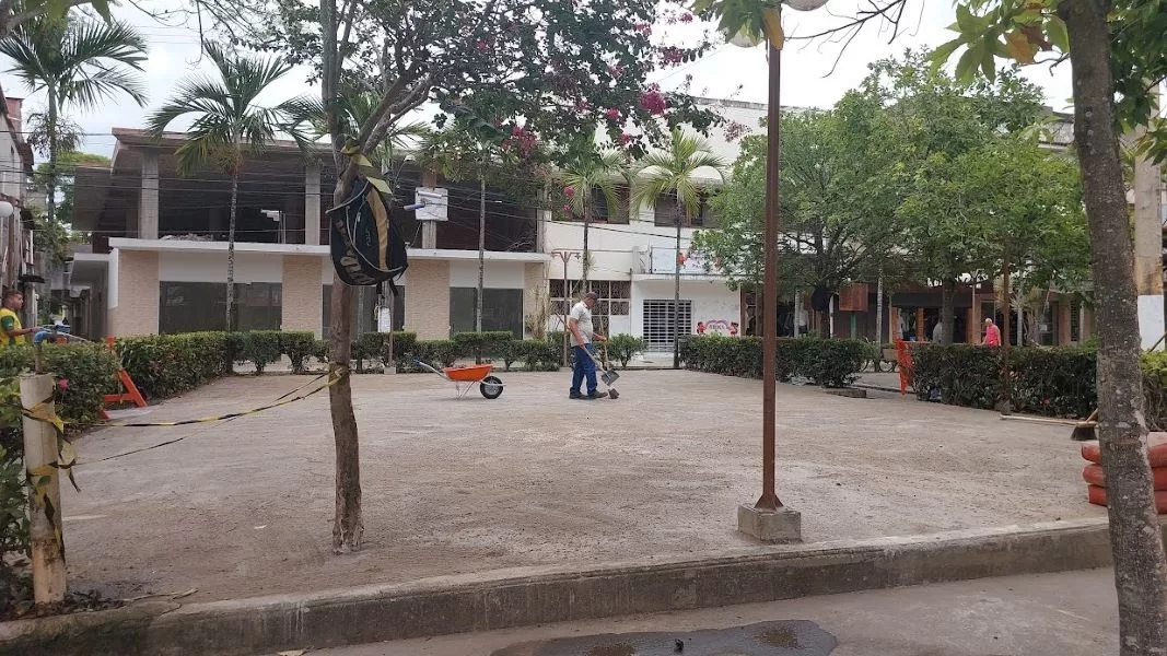 Prefeitura de Macuco realiza obras e cria parquinho infantil no centro da cidade