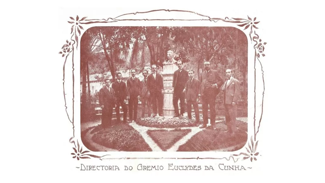 Inauguração da herma de Euclides da Cunha, no jardim da cidade, com a presença do prefeito Sady Vieira