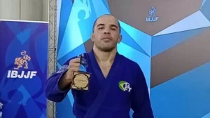 Atleta de Cordeiro quer disputar campeonato de jiu-jitsu na França em 2024