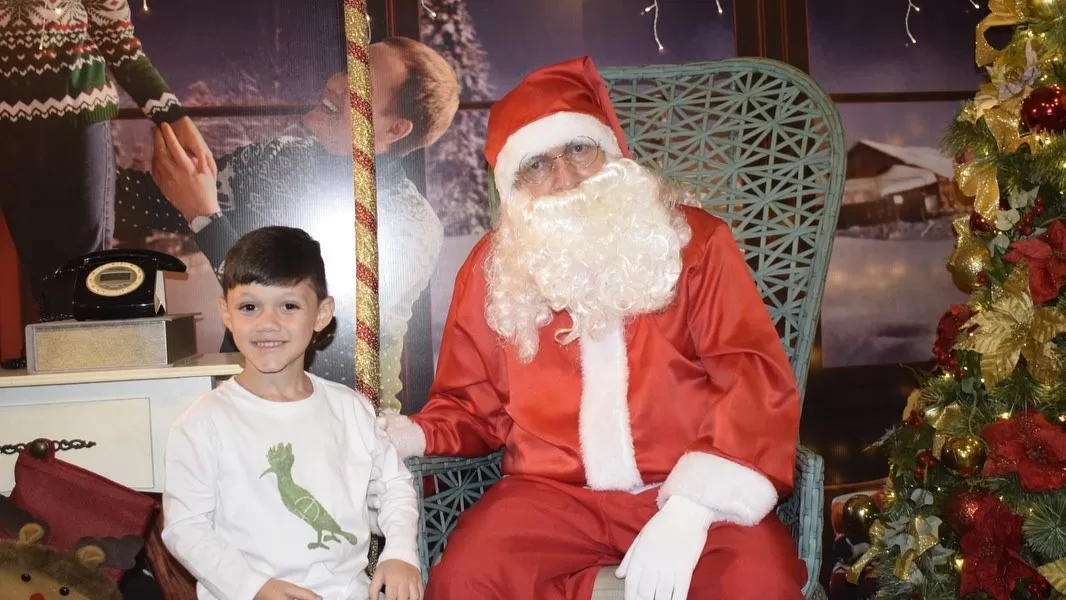 Papai Noel é recebido com festa em Cordeiro