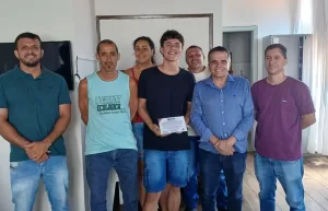 Estudante carmense recebe homenagem pela sua atuação no Parlamento Juvenil 2023