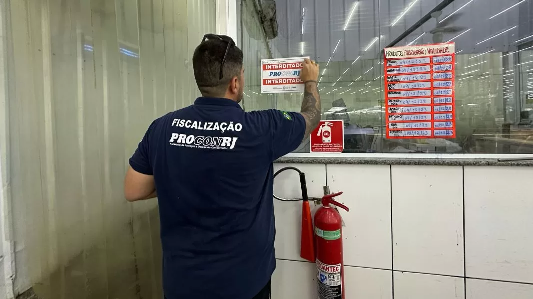 Procon RJ descarta mais de uma tonelada e meia de alimentos impróprios em Nova Friburgo