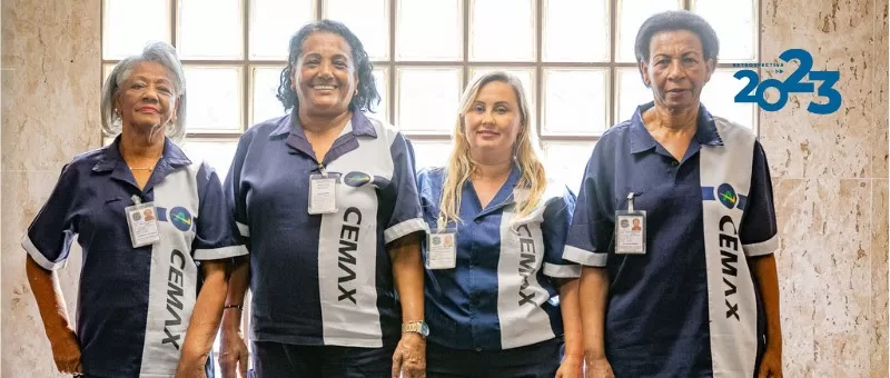 Equipe de serviços gerais que atua no 10º andar do Fórum Central