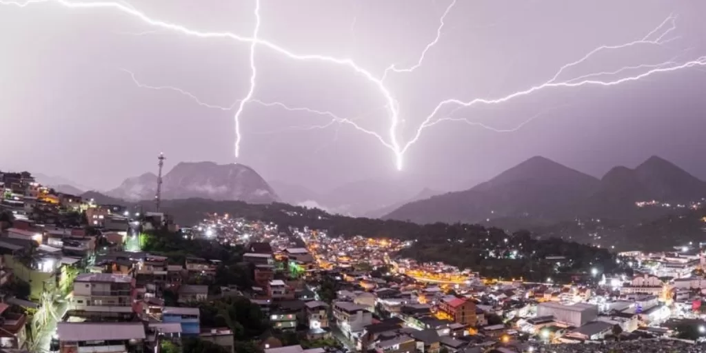 Raios em Nova Friburgo. Foto: Jackson Klein