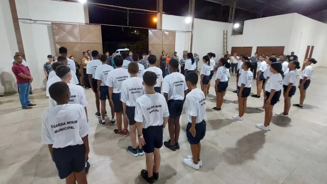 Aula inaugural da Guarda Mirim mobiliza estudantes em Macuco