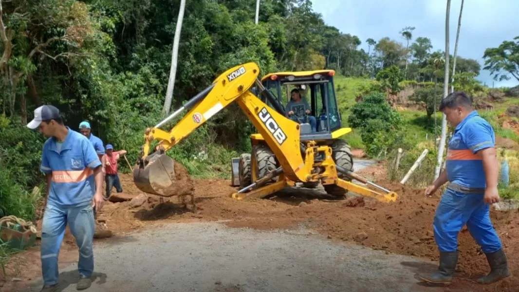 Prefeitura de Trajano de Moraes realiza serviços nas estradas municipais