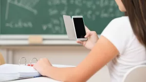 Uso de celular em sala de aula