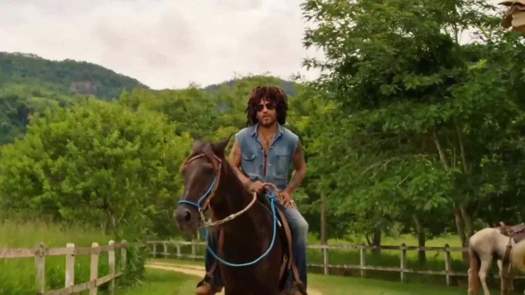 Cantor Lenny Kravitz mantém fazenda luxuosa no município de Duas Barras