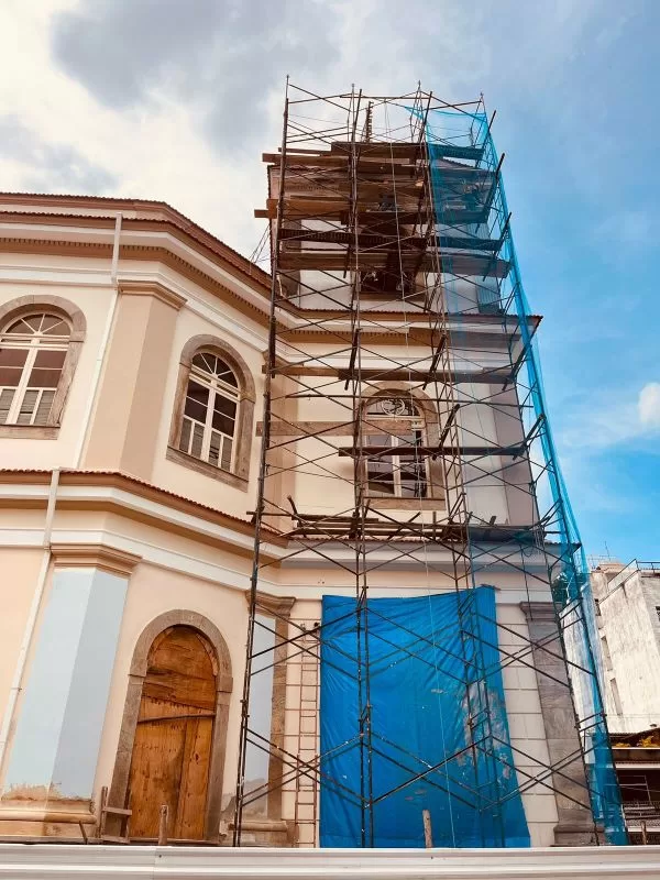Detalhe da restauração do prédio do Santuário do Santíssimo Sacramento, em Cantagalo