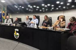 Prefeito de Nova Friburgo cede e recria Secretaria de Políticas sobre Drogas