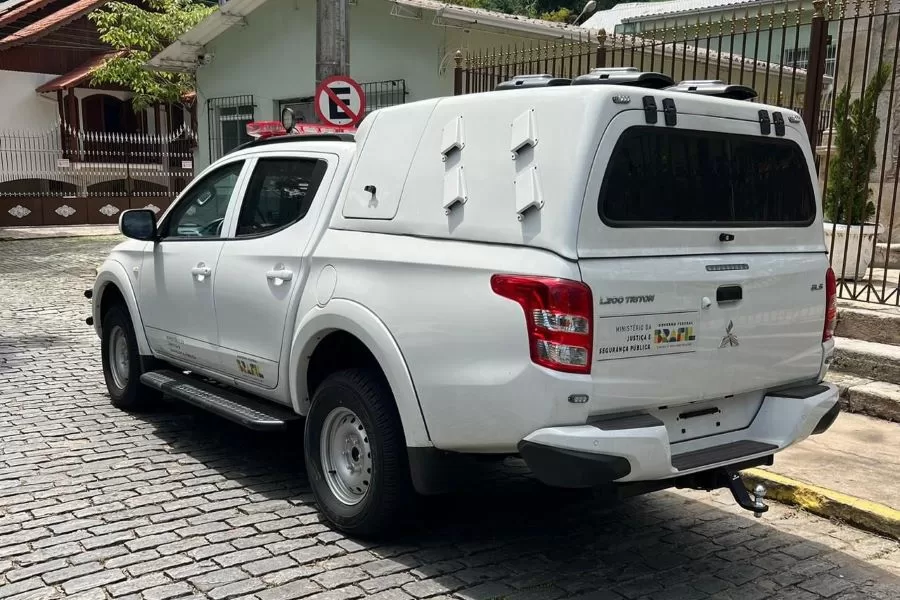 Bandeira de Mello indica Sumidouro e Petrópolis para receberem viaturas para Guarda Municipal