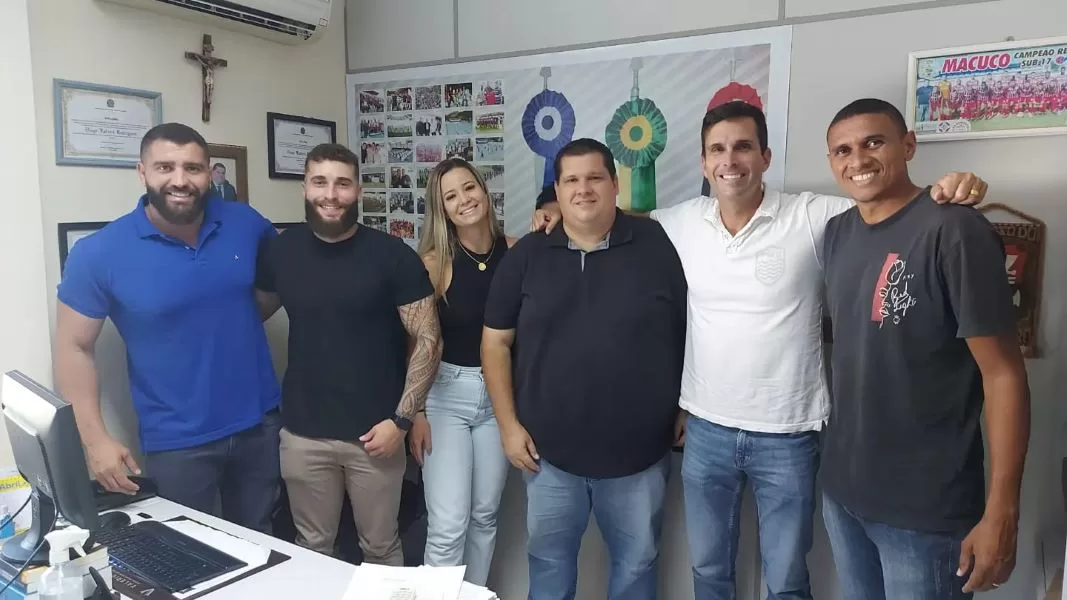 Deputado Luiz Lima visita Macuco