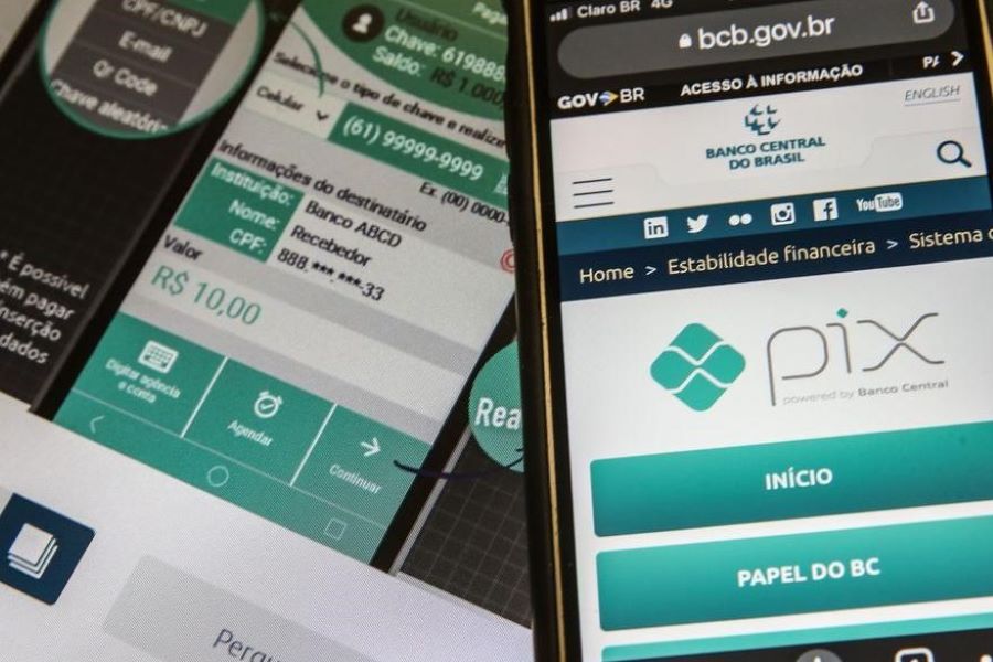 Consumidor deve ficar atento ao pagar boletos através de PIX