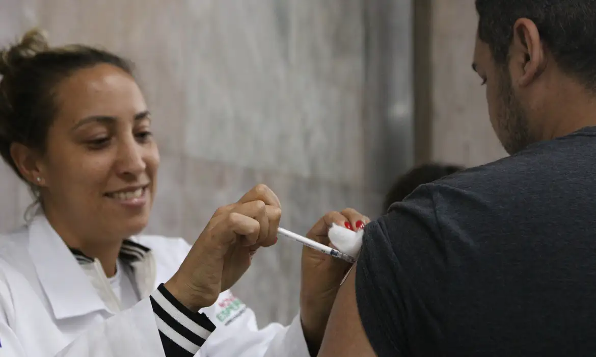 Vacina. Foto: Reprodução Rovena Rosa/Agência Brasil