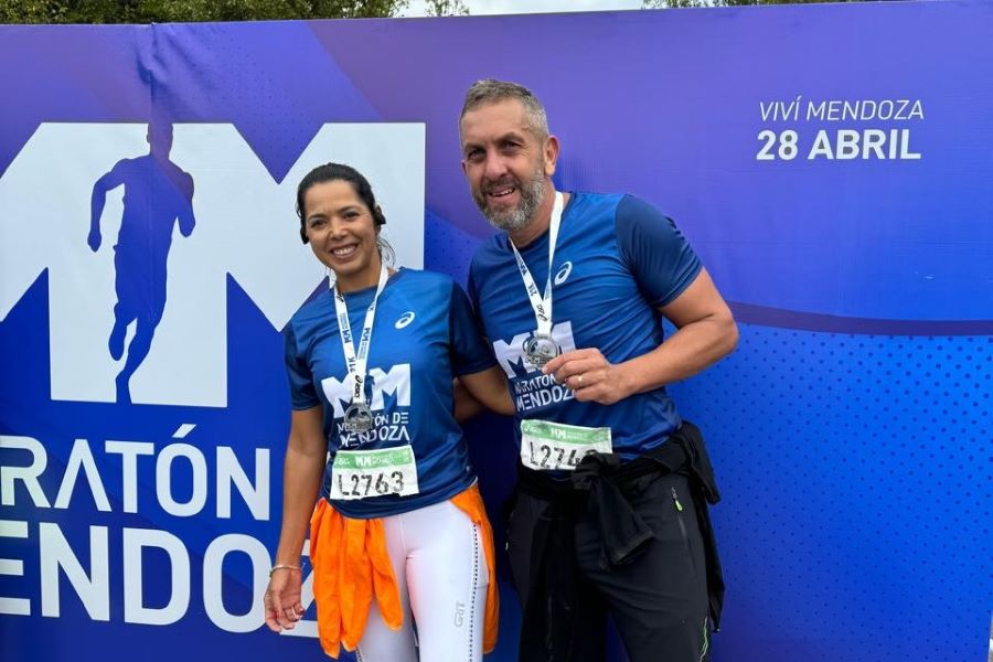 Casal participa de maratona em Mendoza, na Argentina